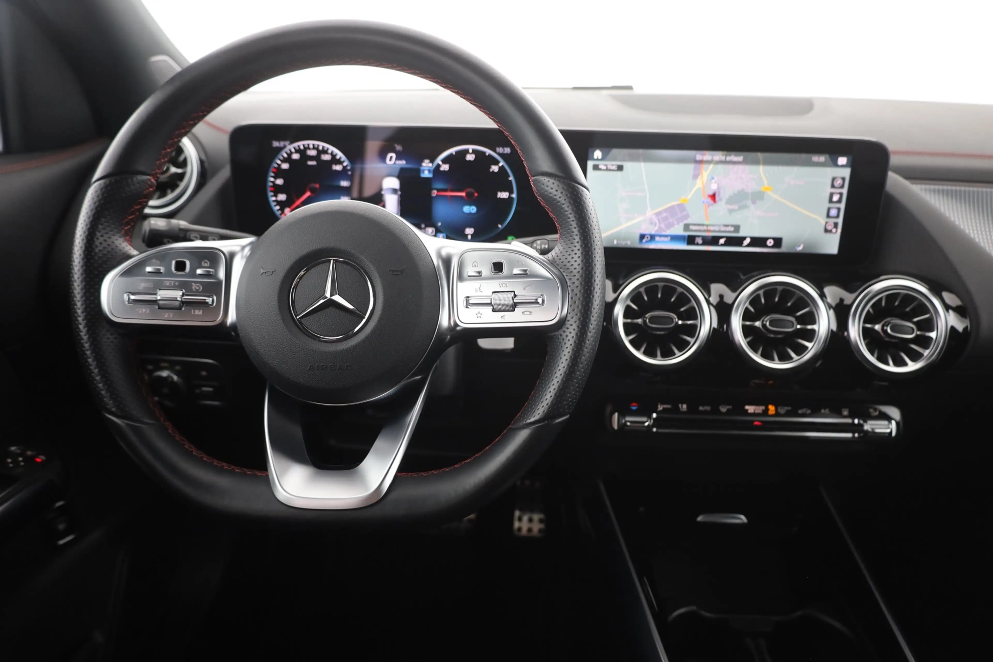 Mercedes-Benz EQA 250 AMG Line LED Navi Alcantara Kamera DAB — photo 10