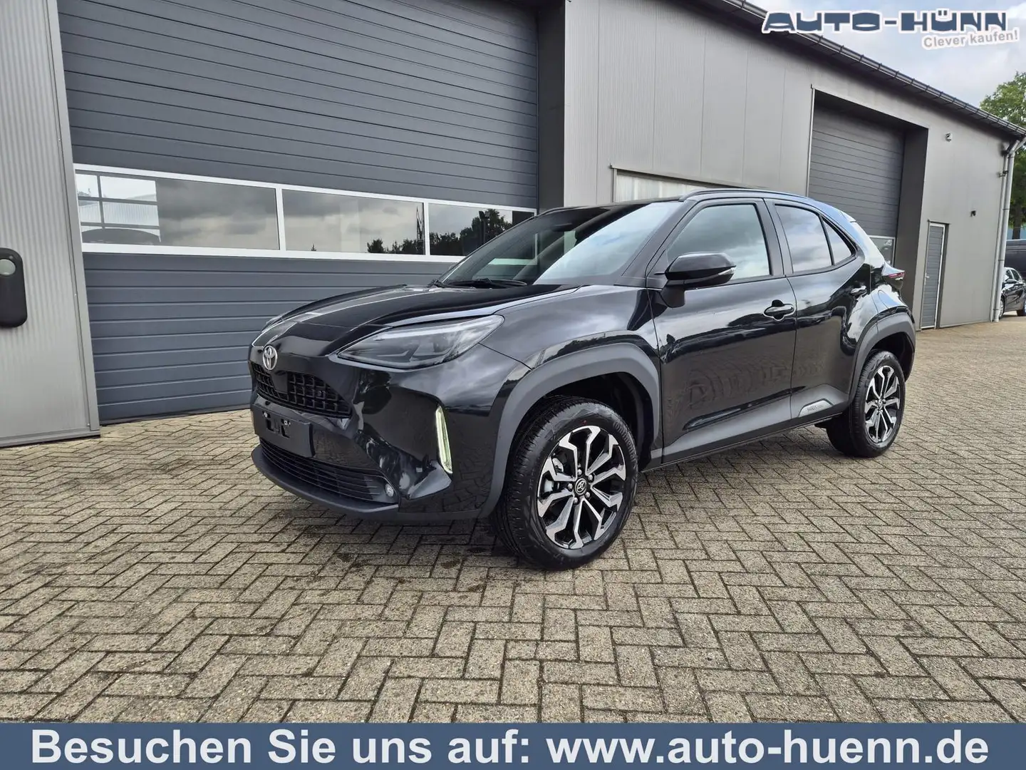 Toyota Yaris Cross 1.5VVT-iE 130PS Automatik Teamplayer Klimaautom... Schwarz - 1