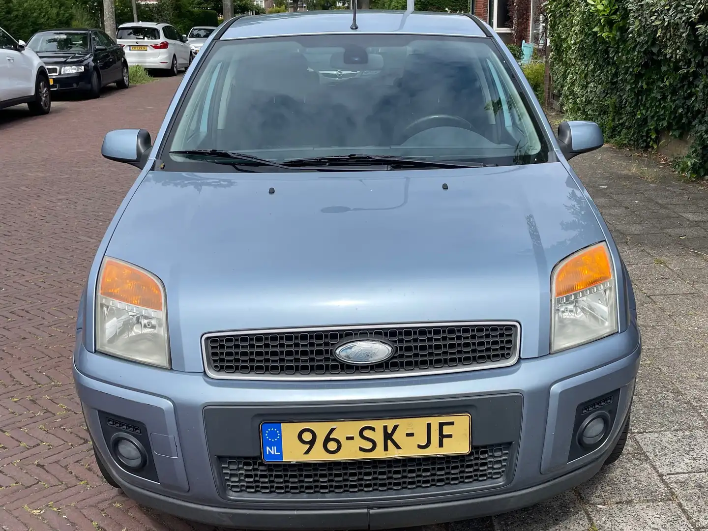 Ford Fusion Fusion 1.4-16V Futura Grijs - 2