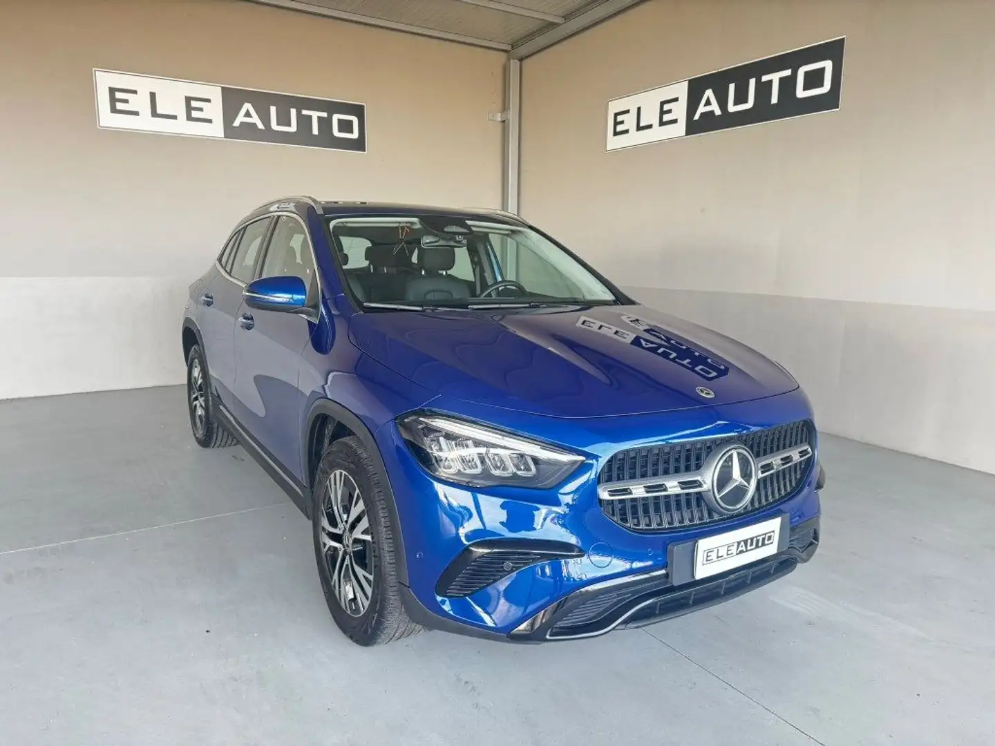 Mercedes-Benz GLA 250 e hybrid EQ Progressive Advanced Plus Bleu - 1
