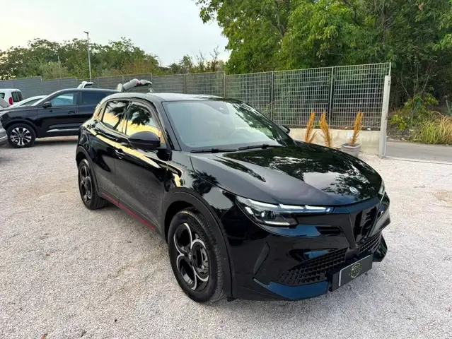 Alfa Romeo Junior Junior 1.2 ibrida Speciale 145cv edct6