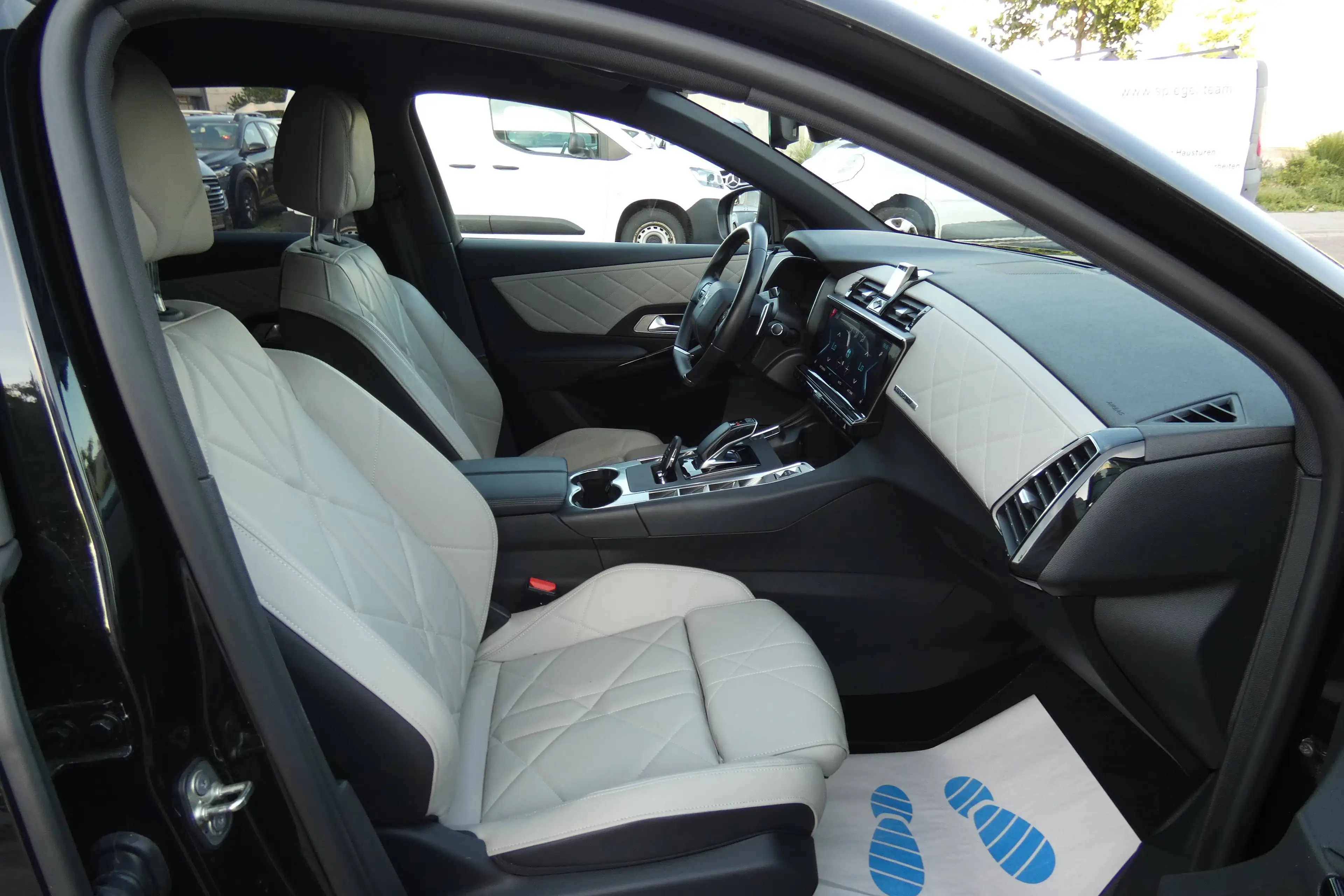 DS Automobiles DS 7 E-Tense 225 kW Rivoli 4x2 — photo 11