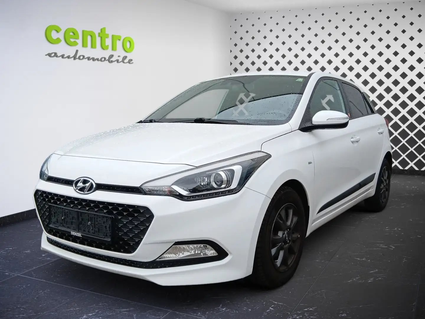 Hyundai i20 1,25 Edition 25 Blanc - 1