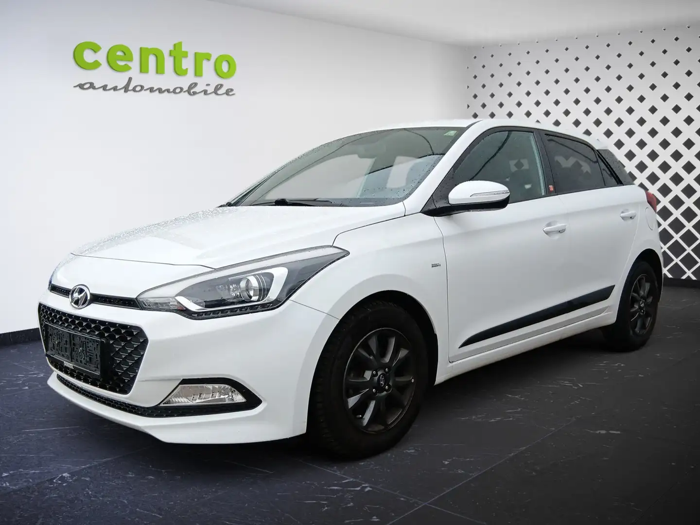 Hyundai i20 1,25 Edition 25 Blanc - 2