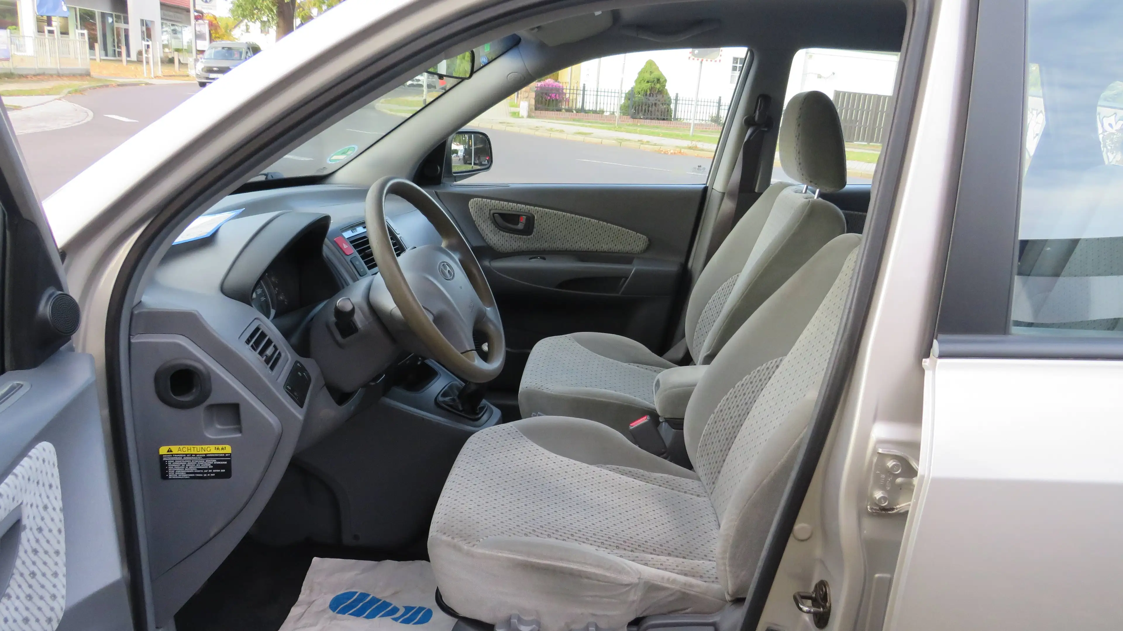 Hyundai TUCSON Tucson 2.0 2WD TÜV & Inspektion neu — photo 9