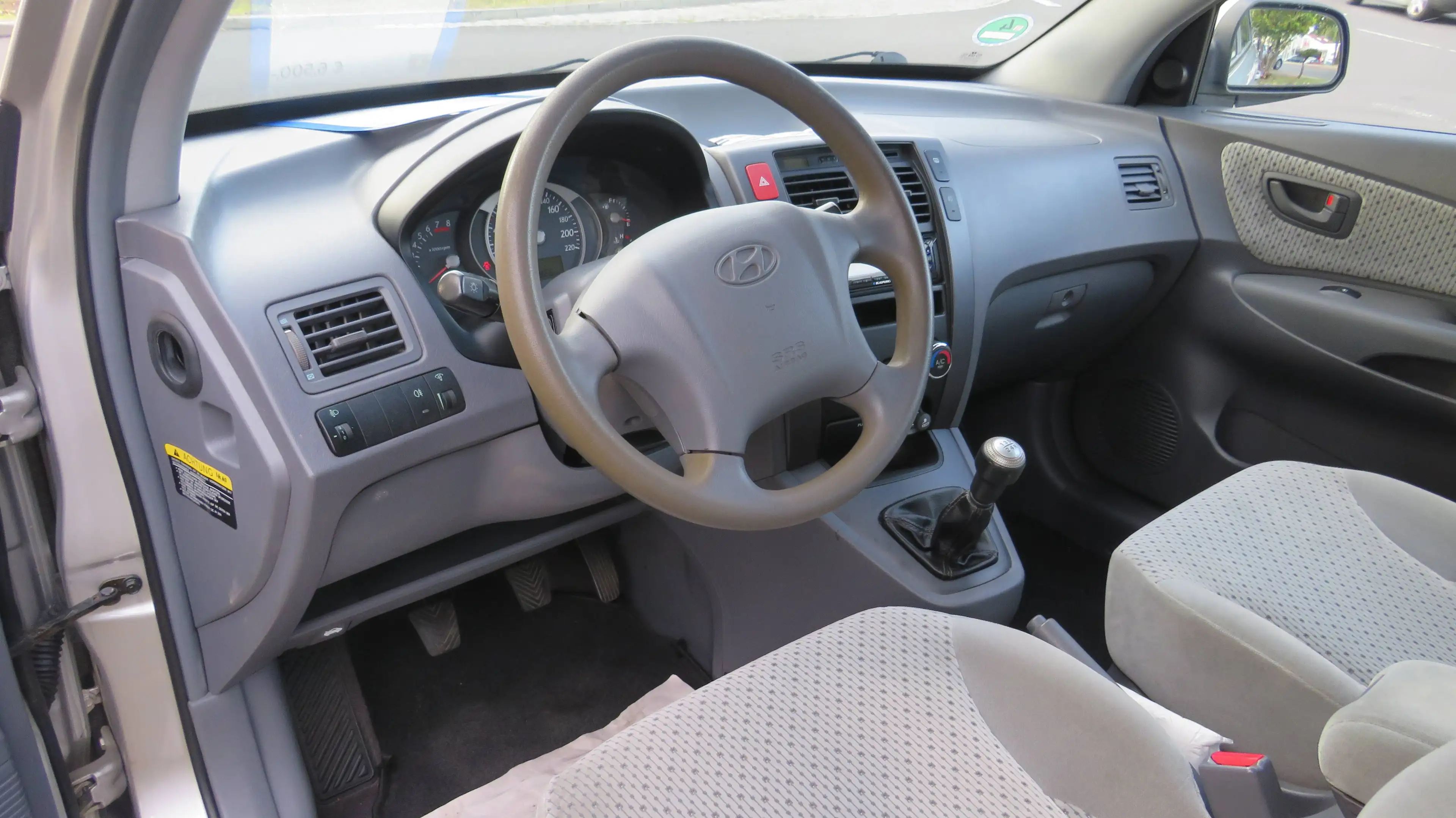 Hyundai TUCSON Tucson 2.0 2WD TÜV & Inspektion neu — photo 10