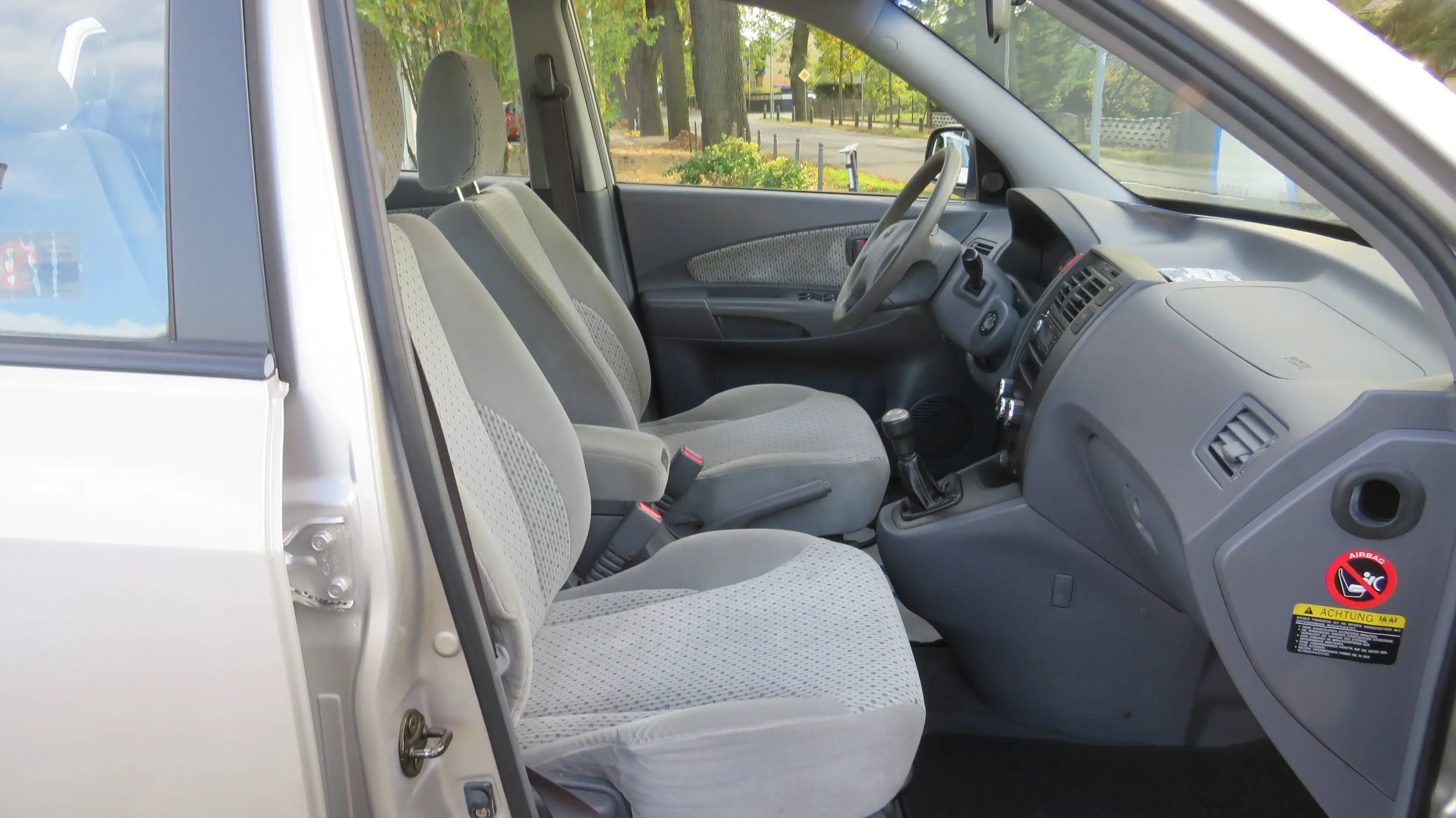 Hyundai TUCSON Tucson 2.0 2WD TÜV & Inspektion neu — photo 14