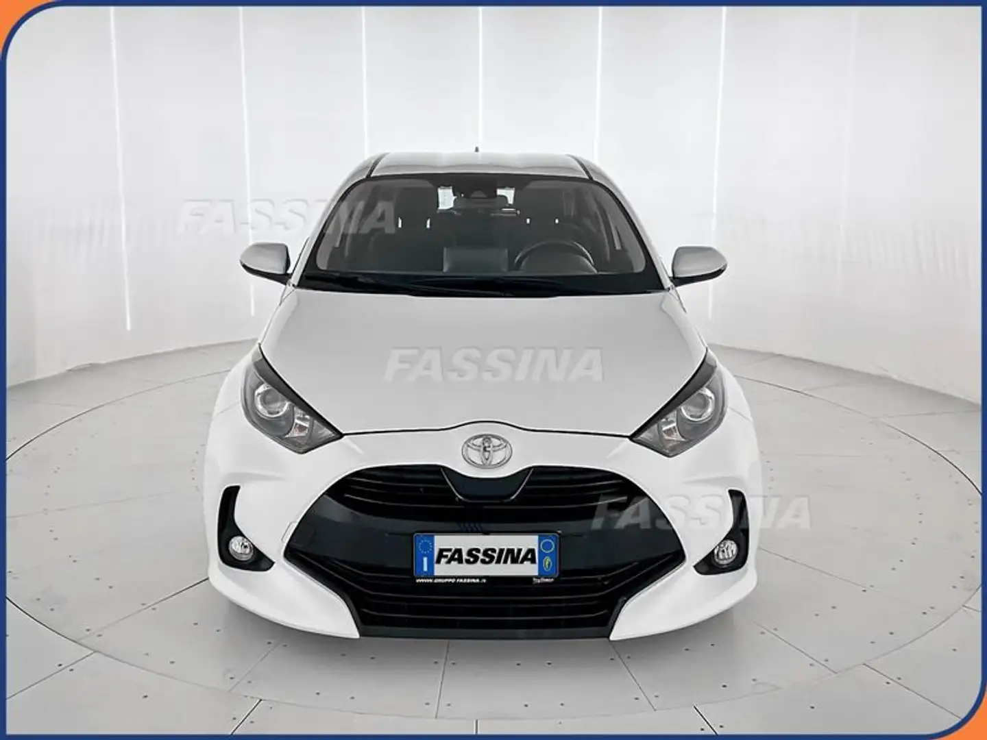 Toyota Yaris 1.0 5 porte Active Bianco - 2