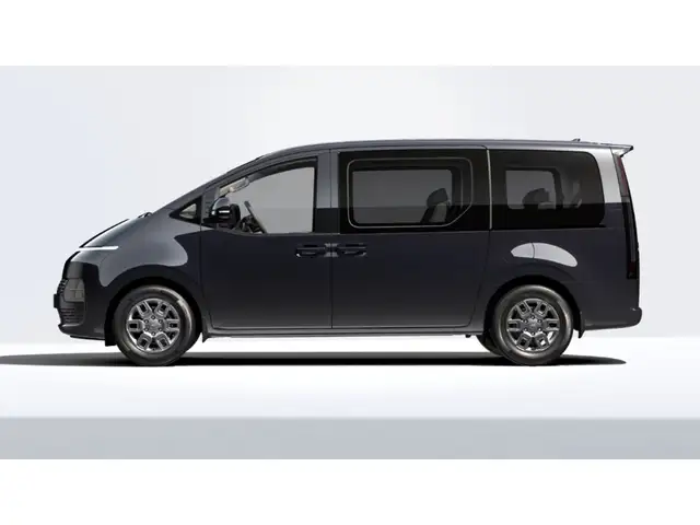Hyundai Staria view 3