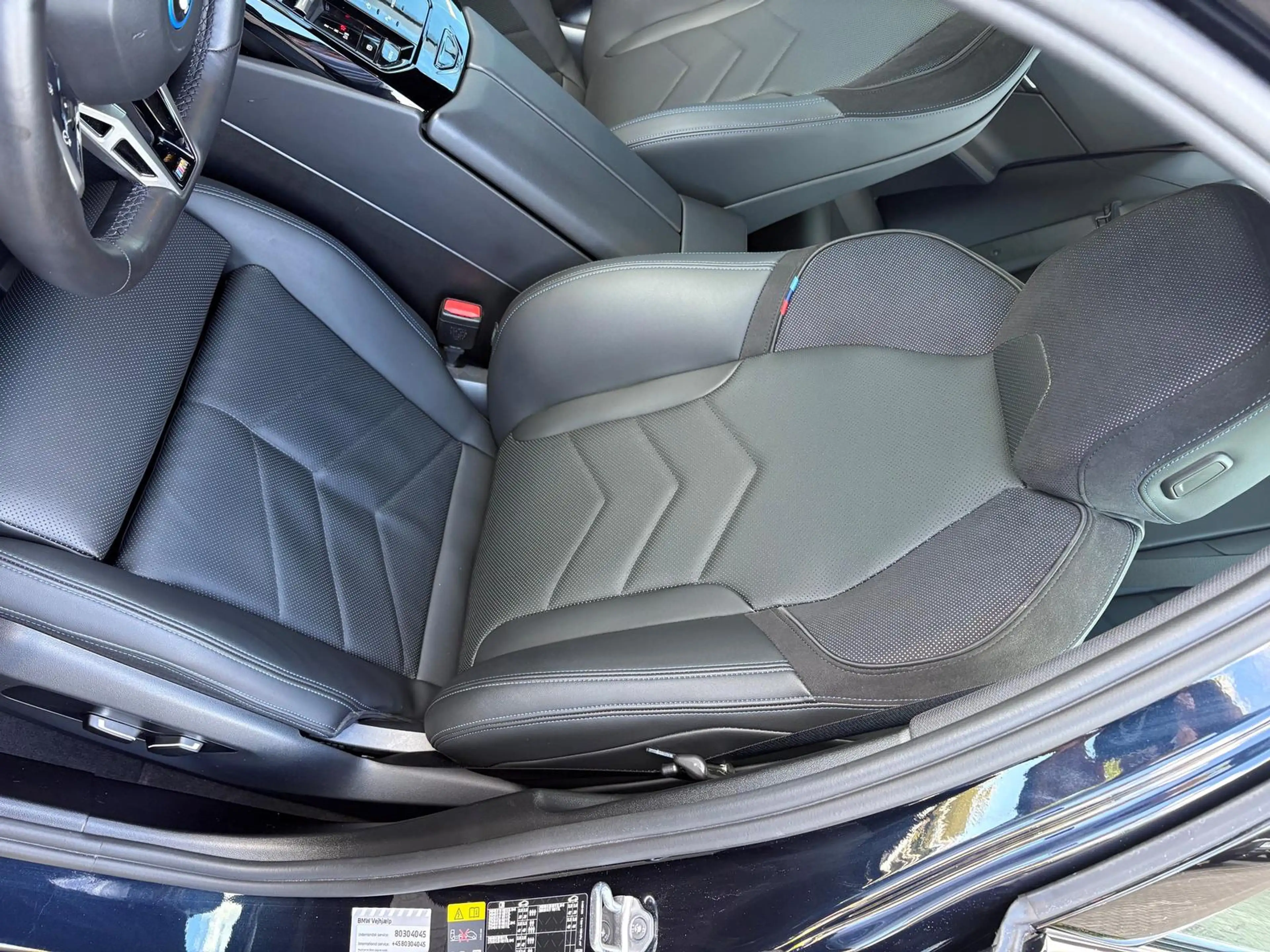 BMW i5 eDrive40 Inno Driveas+ Parkas+ Travel H&K AHK — photo 6