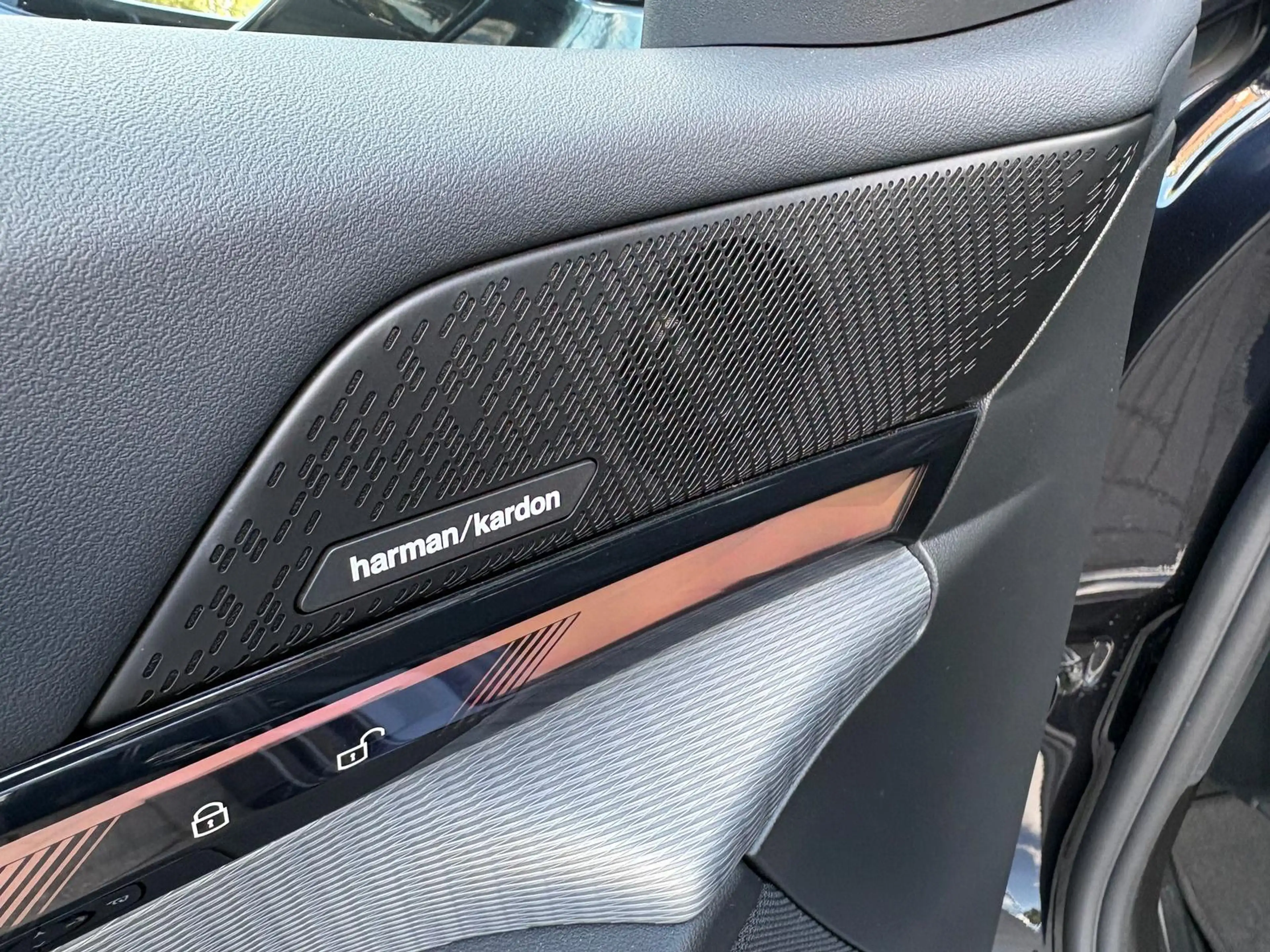 BMW i5 eDrive40 Inno Driveas+ Parkas+ Travel H&K AHK — photo 14