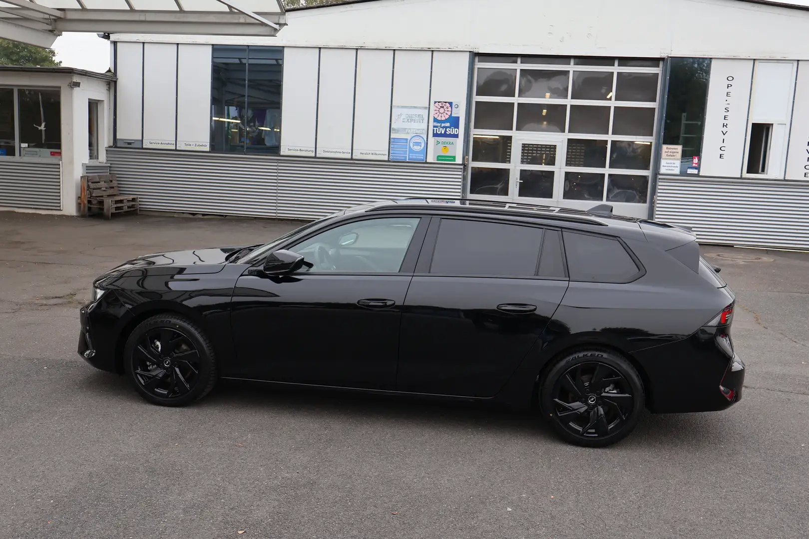 Opel Astra ST 1.2 Turbo AT8 GS+AHK+Matrix-LED+ Schwarz - 2
