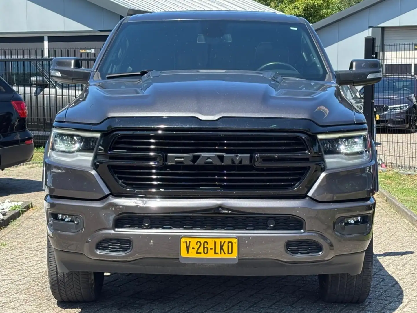 Dodge RAM 1500 5.7 V8 4x4 Laramie Sport 2020 LPG Onderbouw Grijs - 2