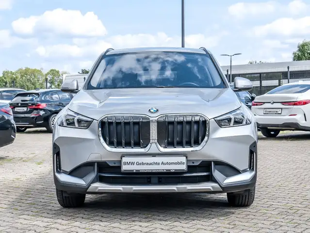 BMW X1 view 8