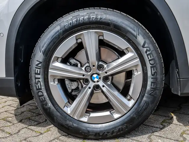 BMW X1 view 4