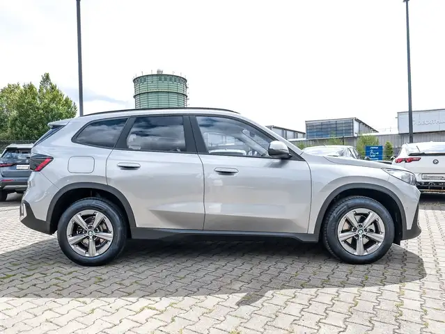 BMW X1 view 10