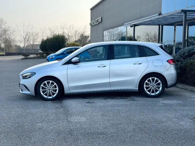 Mercedes-Benz B-Class view 9