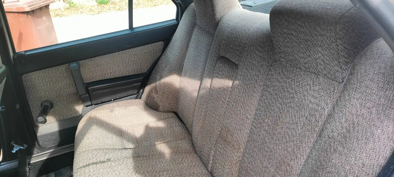 Alfa Romeo 75 1.6, foto 3