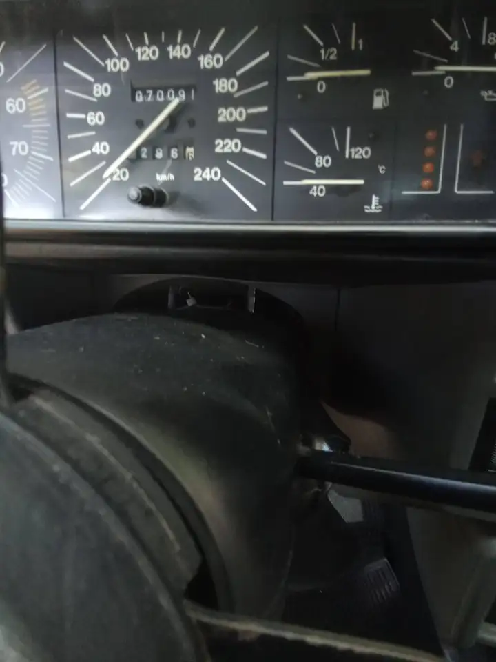 Alfa Romeo 75 1.6, foto 11