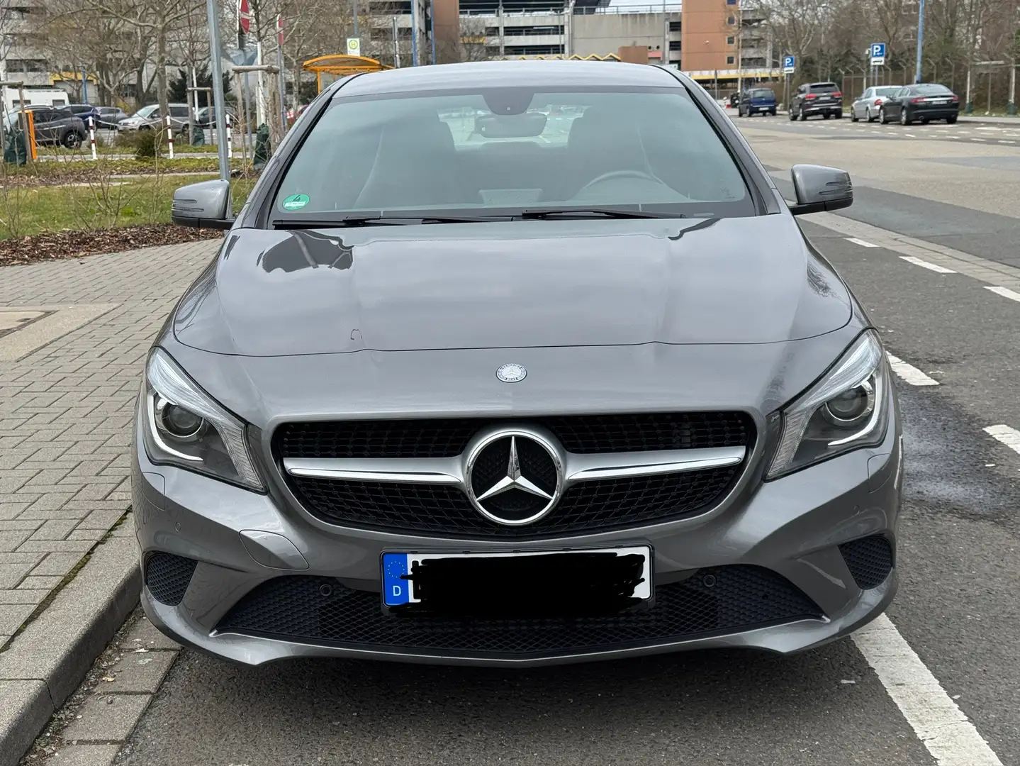 Mercedes-Benz CLA 180 CLA 180 wenig KM, 8-fach bereift Серый - 2