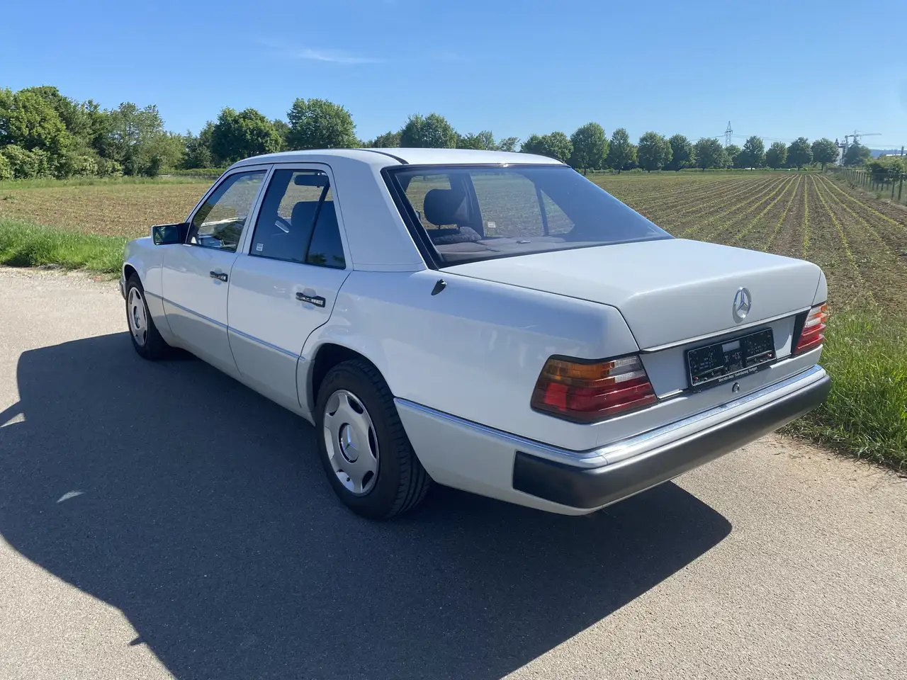 Mercedes-Benz E 200, foto 4