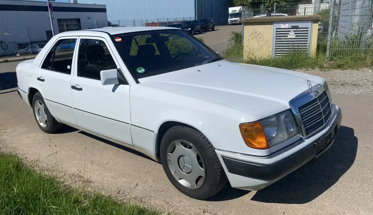 Mercedes-Benz E 200, foto 8