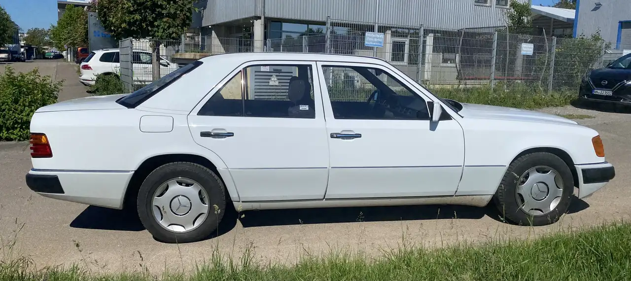 Mercedes-Benz E 200, foto 7