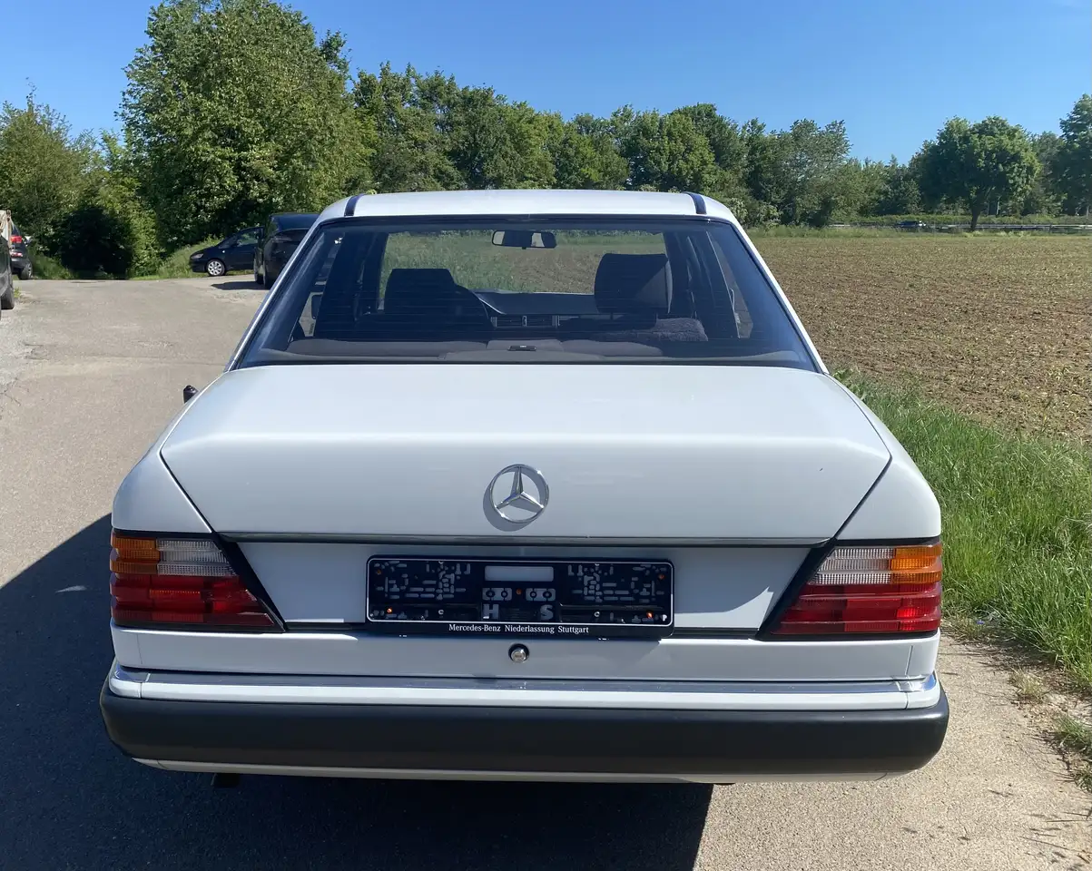 Mercedes-Benz E 200, foto 5