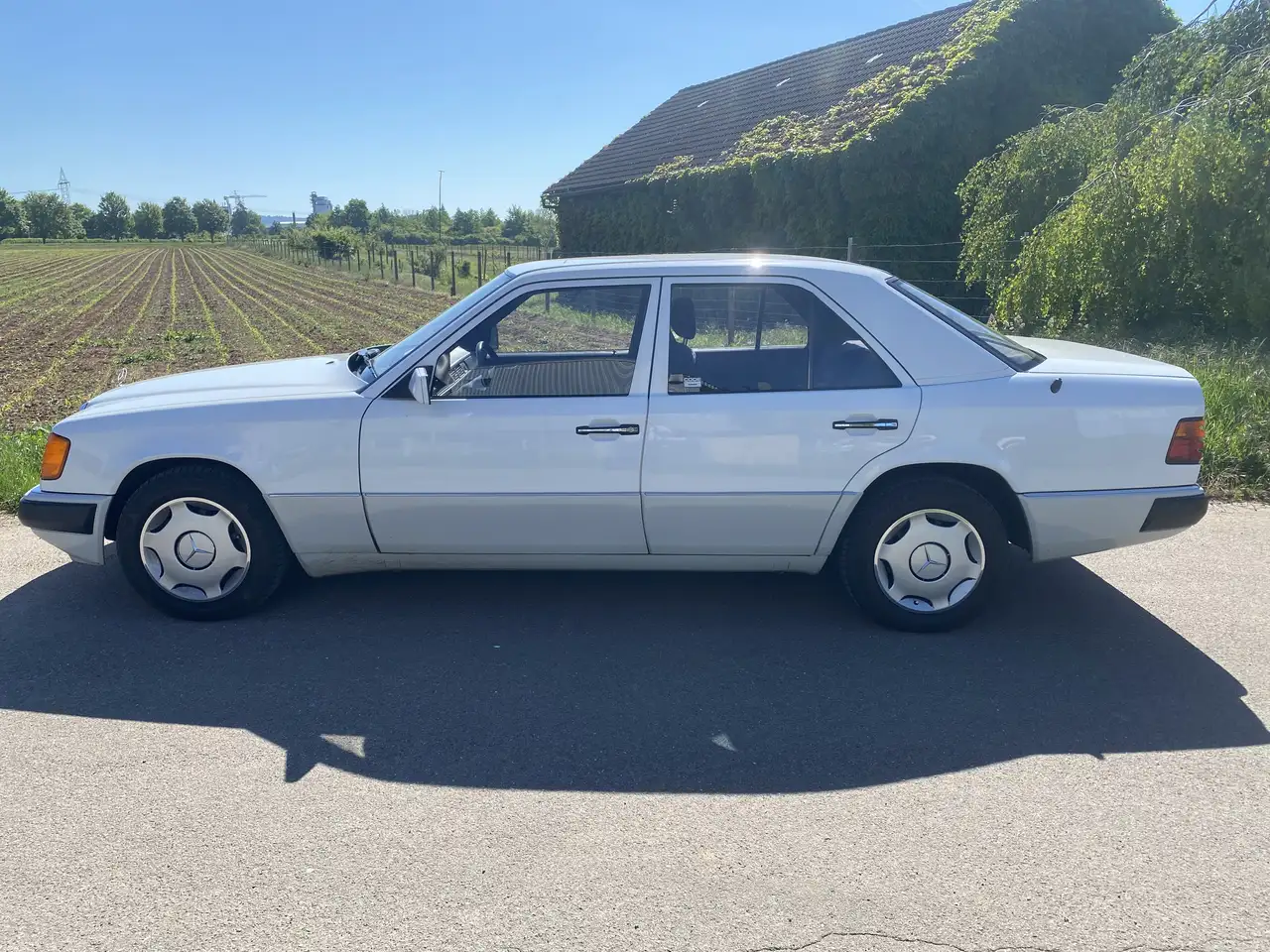Mercedes-Benz E 200, foto 3