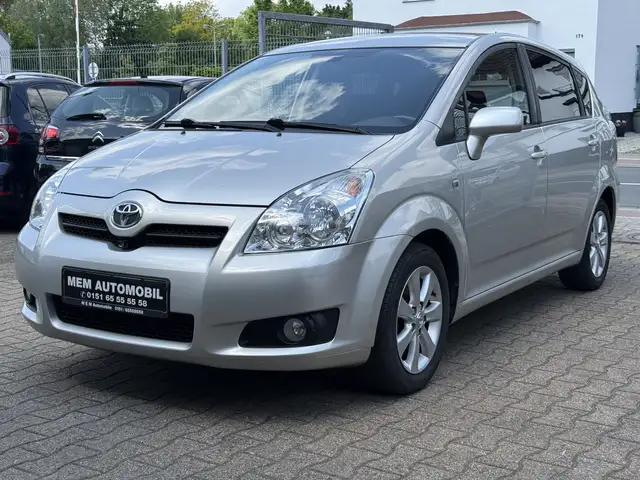 Toyota Corolla Verso 1.8 Executive Scheckheft 1 Hand 7-Sitzer AHK/NAVI