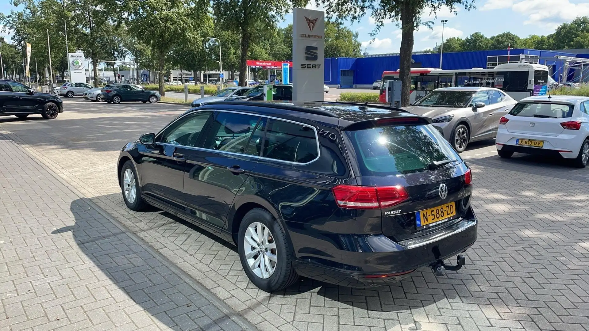 Volkswagen Passat Variant 1.4 TSI ACT Connected Series Plus Zwart - 2