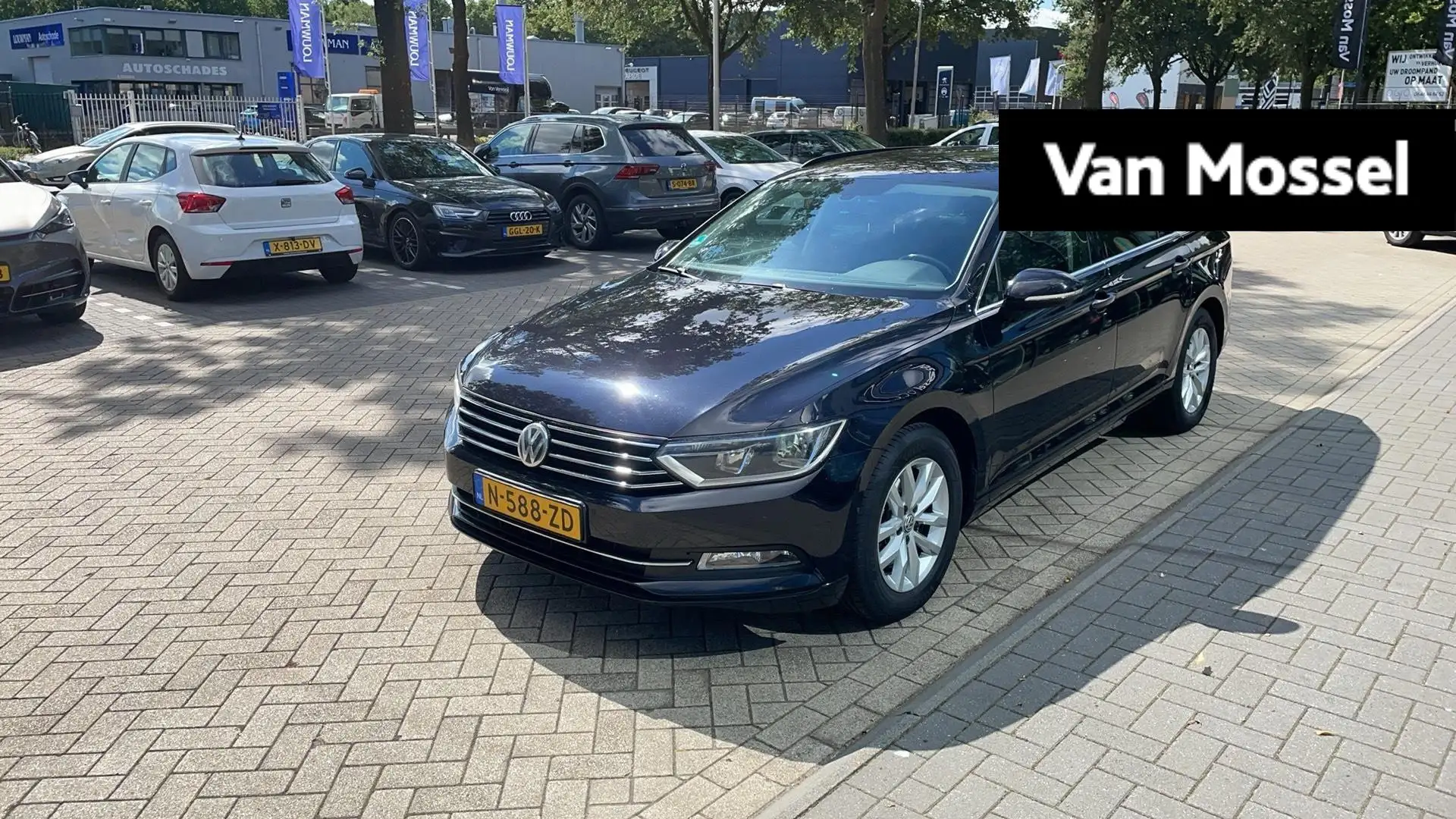 Volkswagen Passat Variant 1.4 TSI ACT Connected Series Plus Zwart - 1