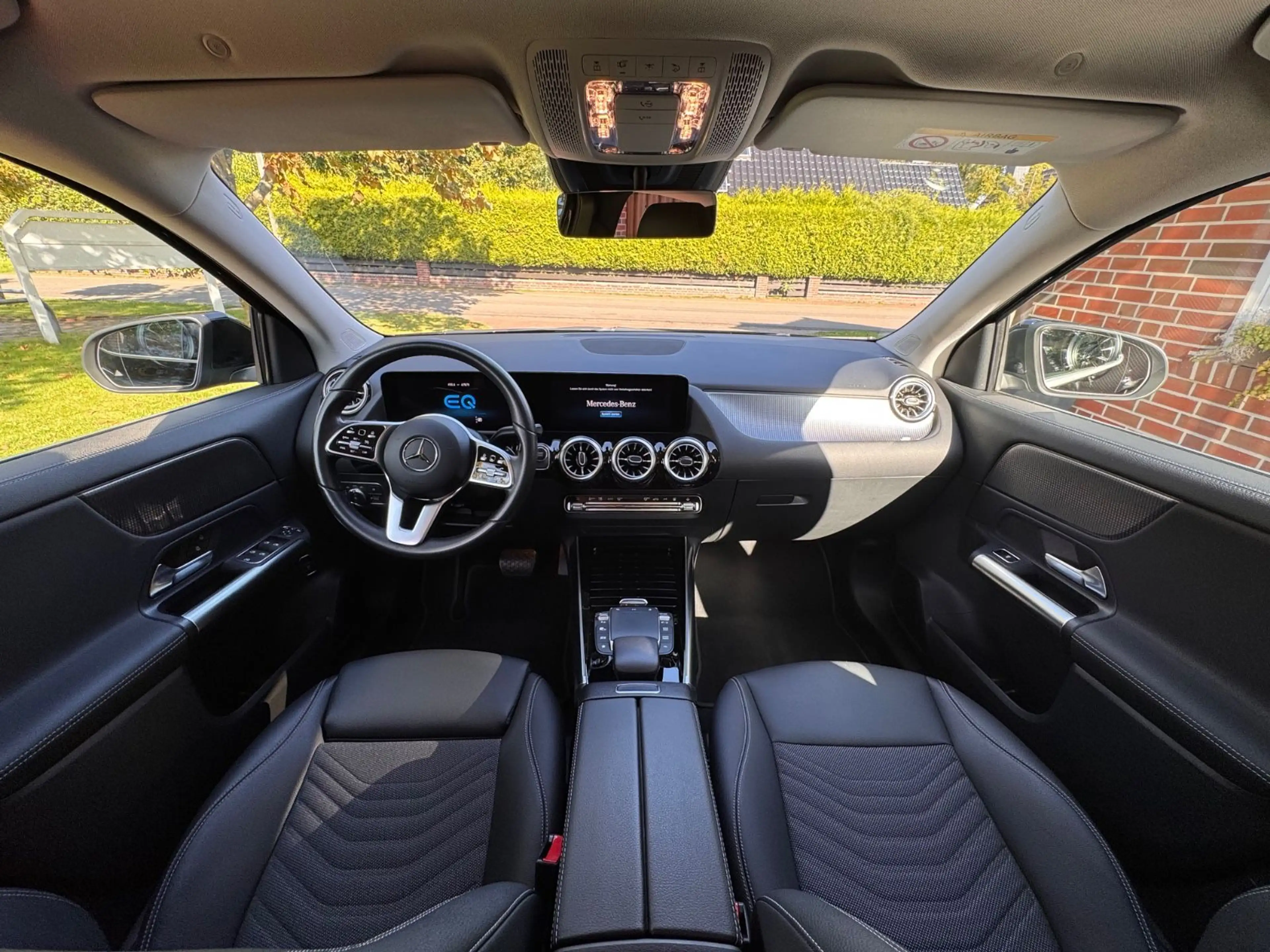 Mercedes-Benz EQA 250+ Progressive — photo 9