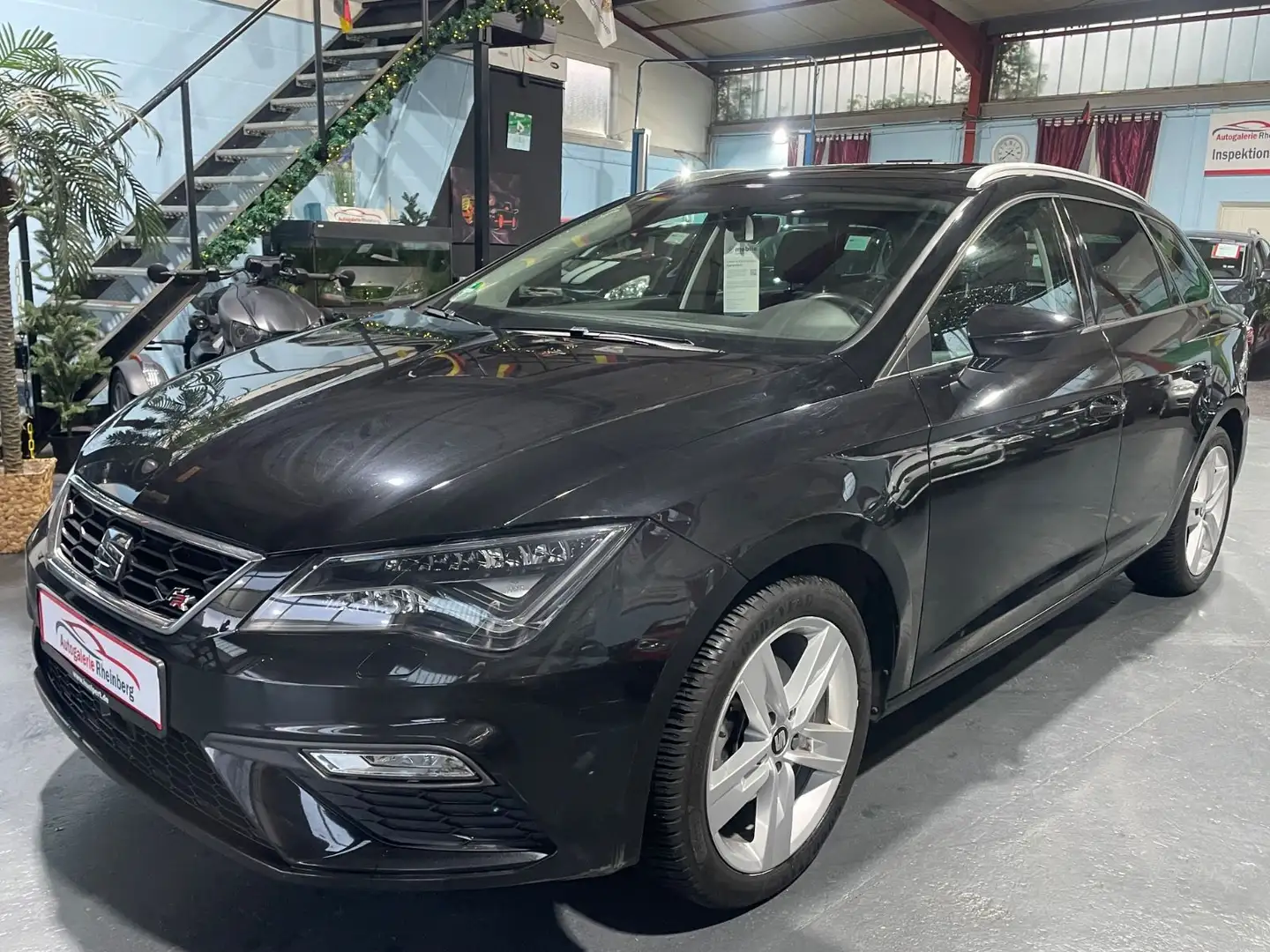 SEAT Leon 1.5*FR*AUTOMATIK*KLIMA*SHZ*NAVI*CNG*ALU*TÜV Zwart - 1