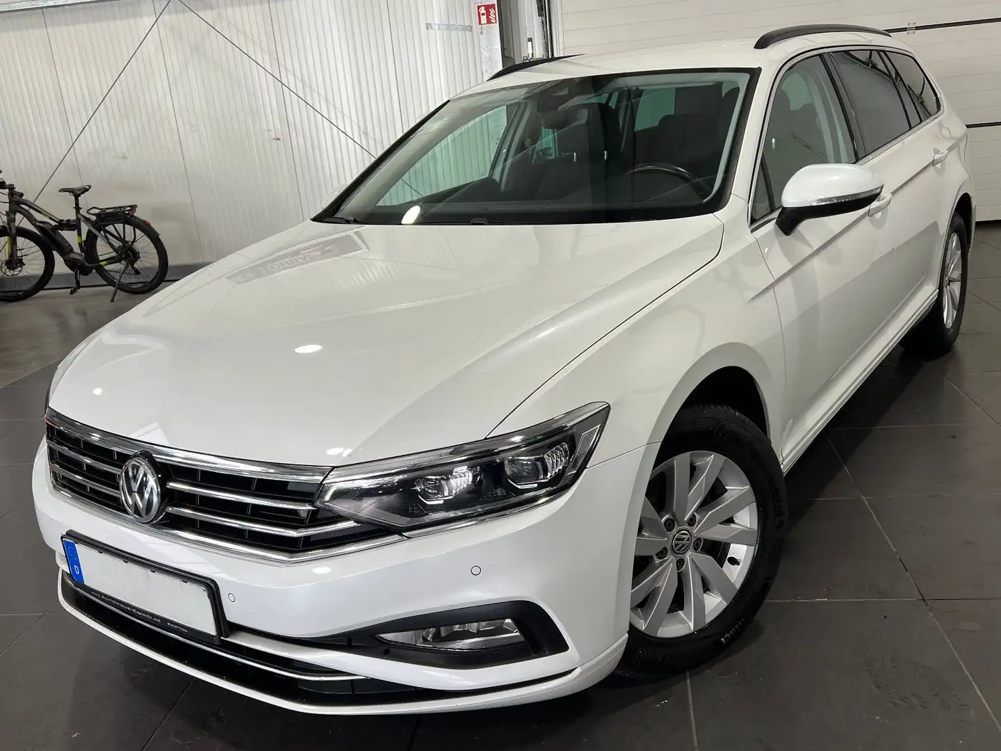 Volkswagen Passat Variant Passat 2.0 TDi Variant **Navi*LED*Virtual*ACC** Weiß - 1