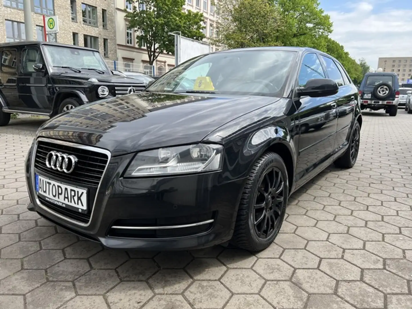 Audi A3 2.0 TDI Sportback*5 Türig*Navi*PDC*6 Gang*Alu Schwarz - 2