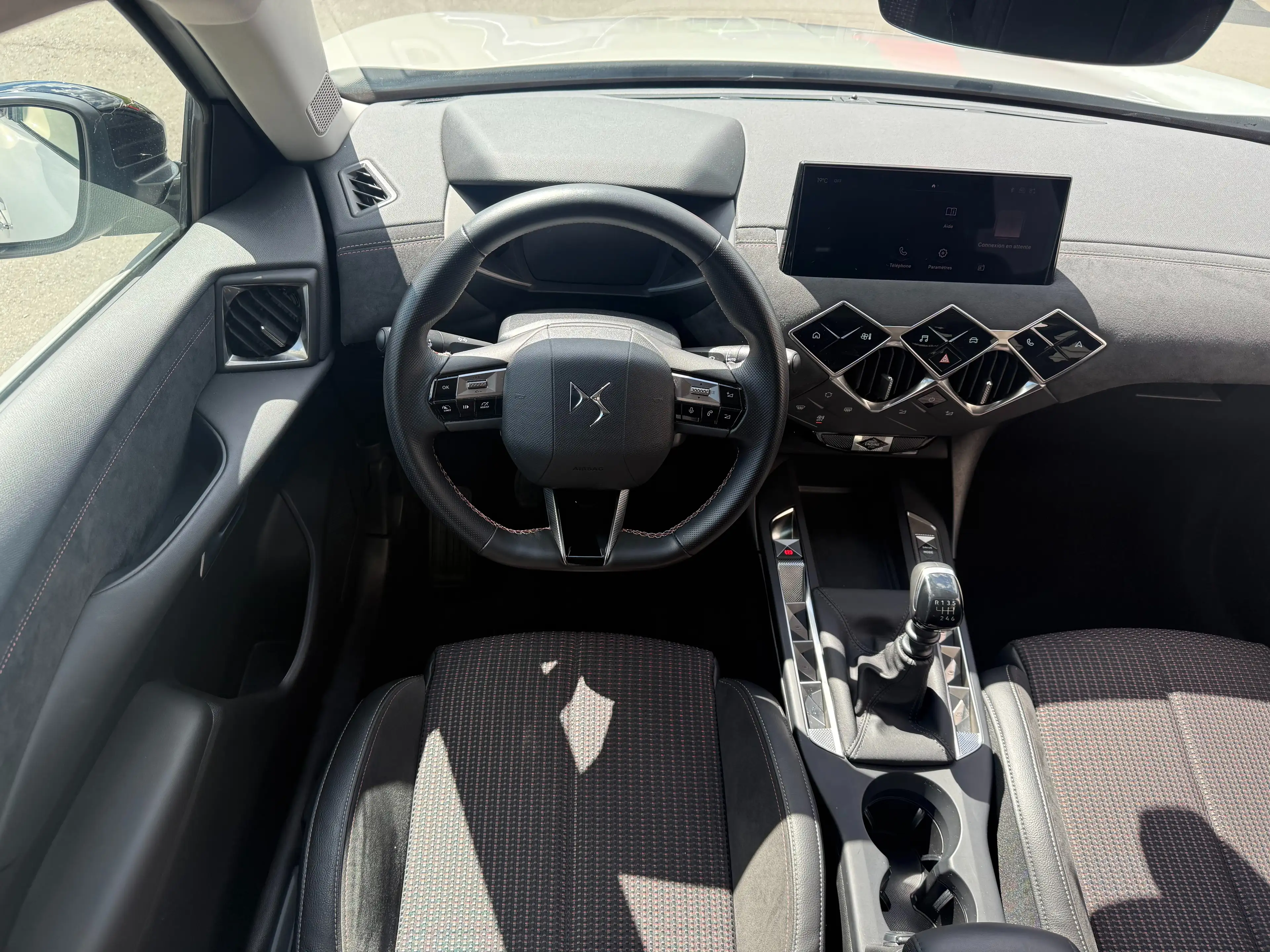 DS Automobiles DS 3 Crossback 1.2 PURETECH 100 PERFORMANCE LINE — photo 4