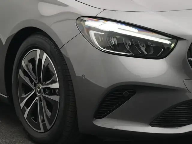 Mercedes-Benz B Class view 9