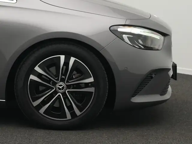 Mercedes-Benz B Class view 8