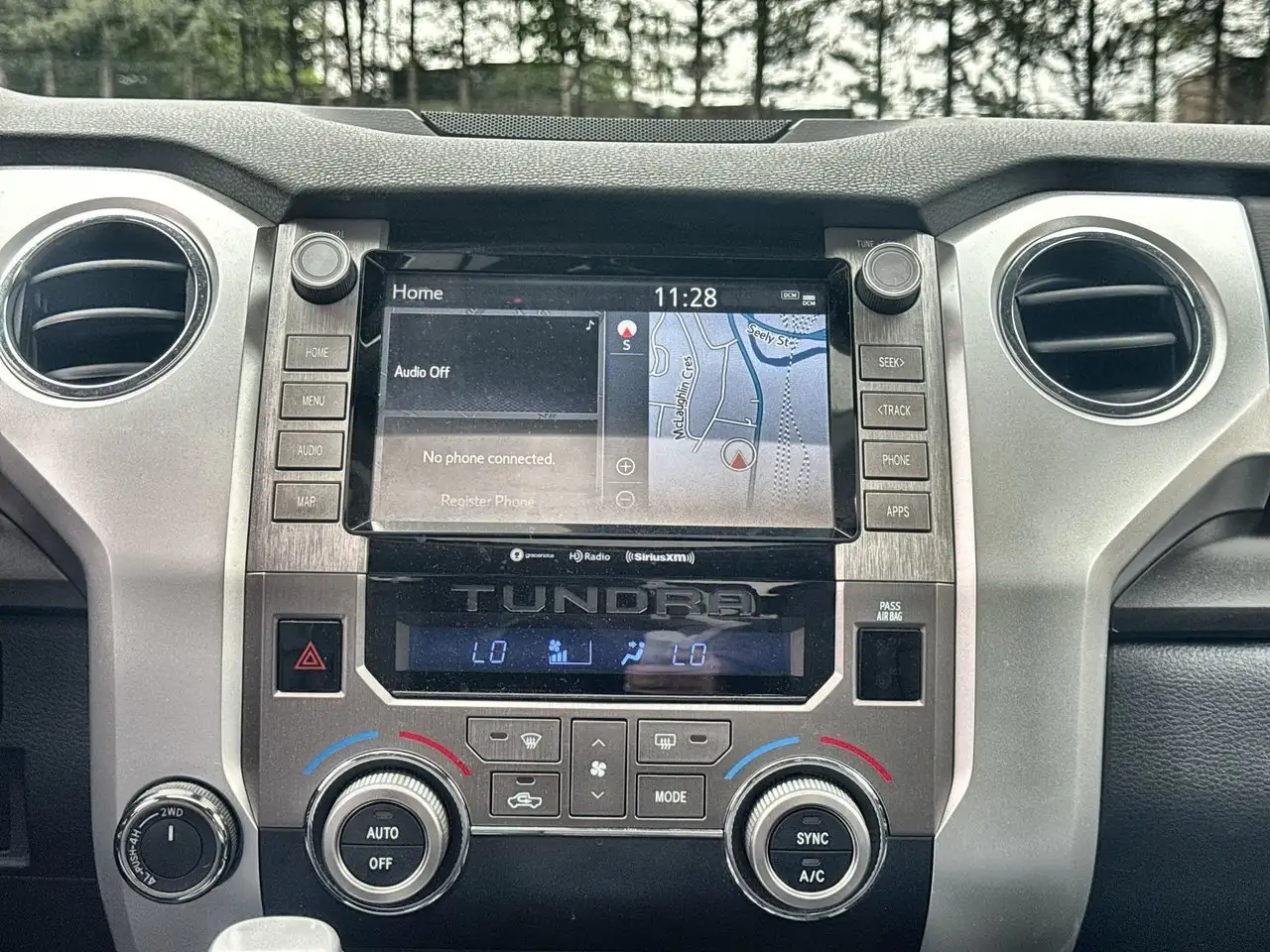 Toyota Tundra снимка Toyota Tundra