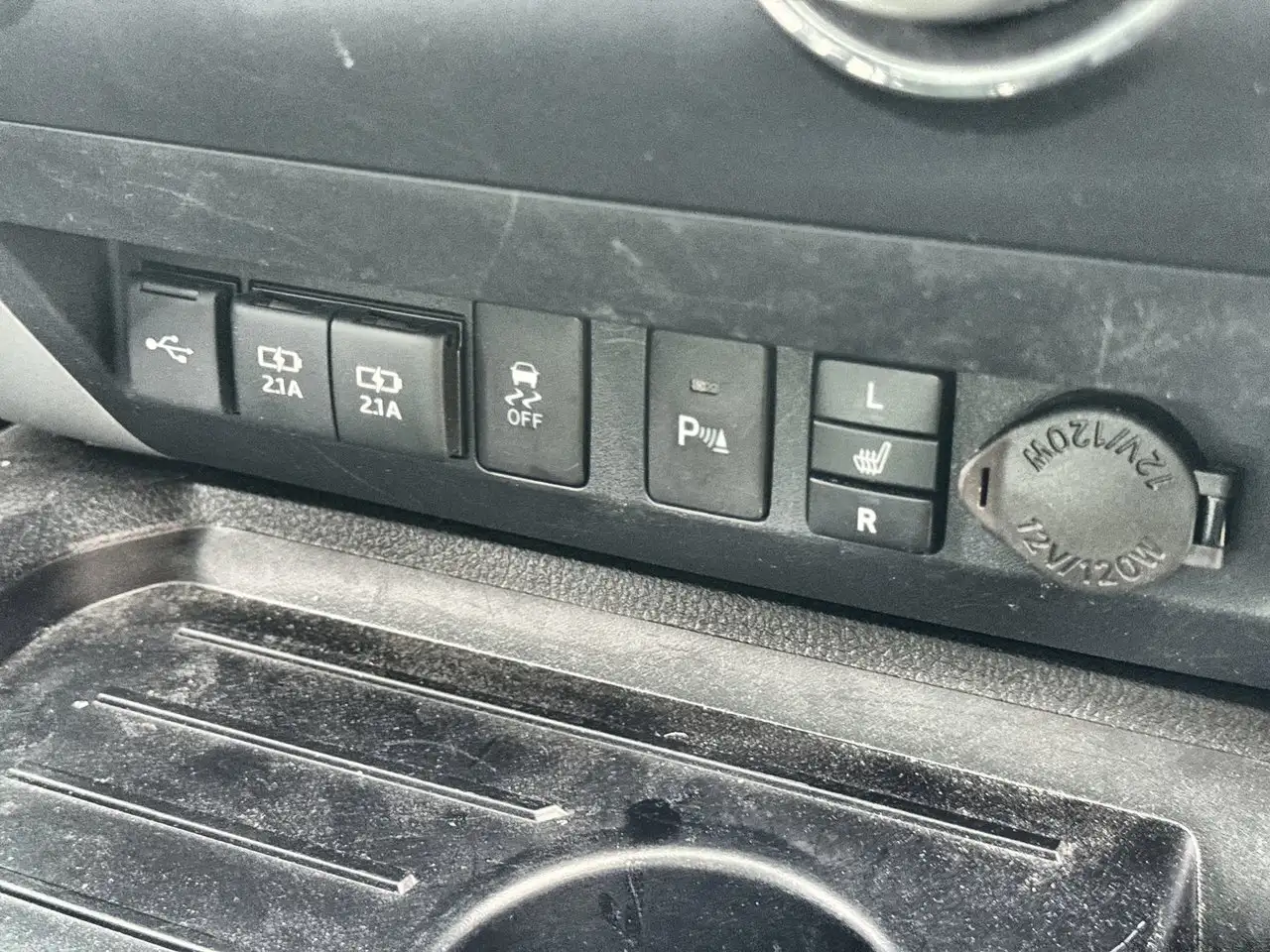 Toyota Tundra снимка Toyota Tundra