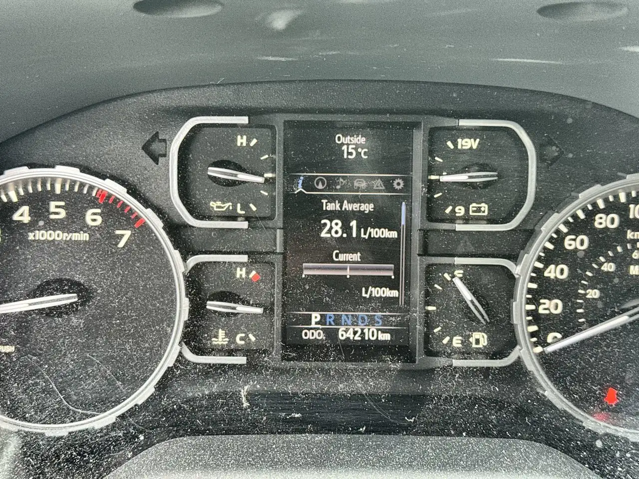 Toyota Tundra снимка Toyota Tundra