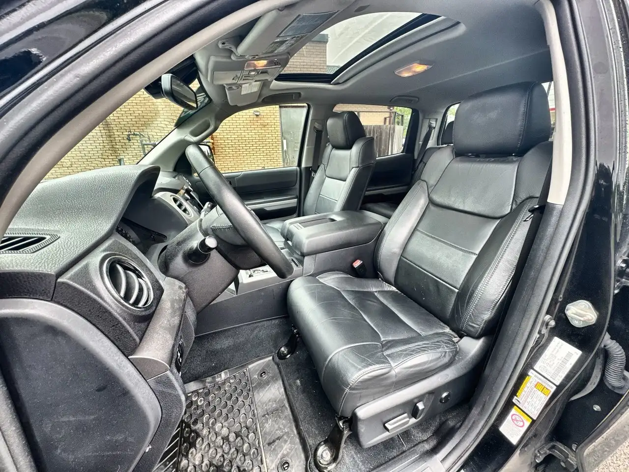 Toyota Tundra снимка Toyota Tundra
