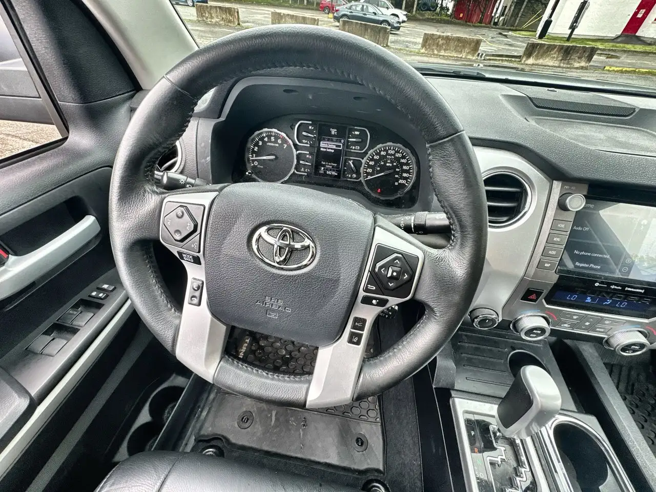 Toyota Tundra снимка Toyota Tundra