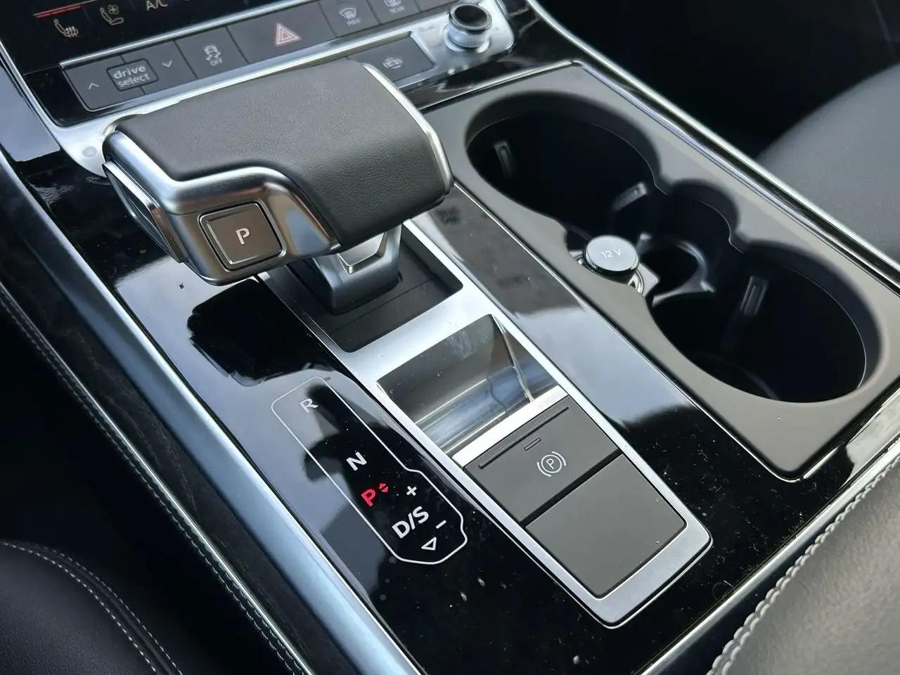 Audi Q7 снимка Audi Q7