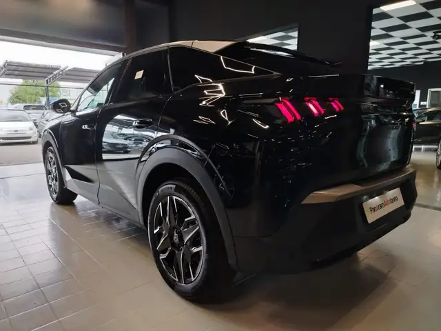 Peugeot 3008 view 3
