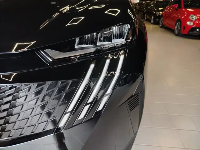 Peugeot 3008 view 7
