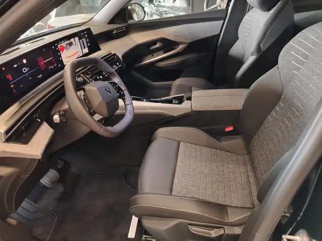 Peugeot 3008 view 9