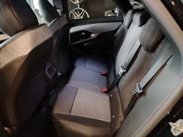 Peugeot 3008 view 11