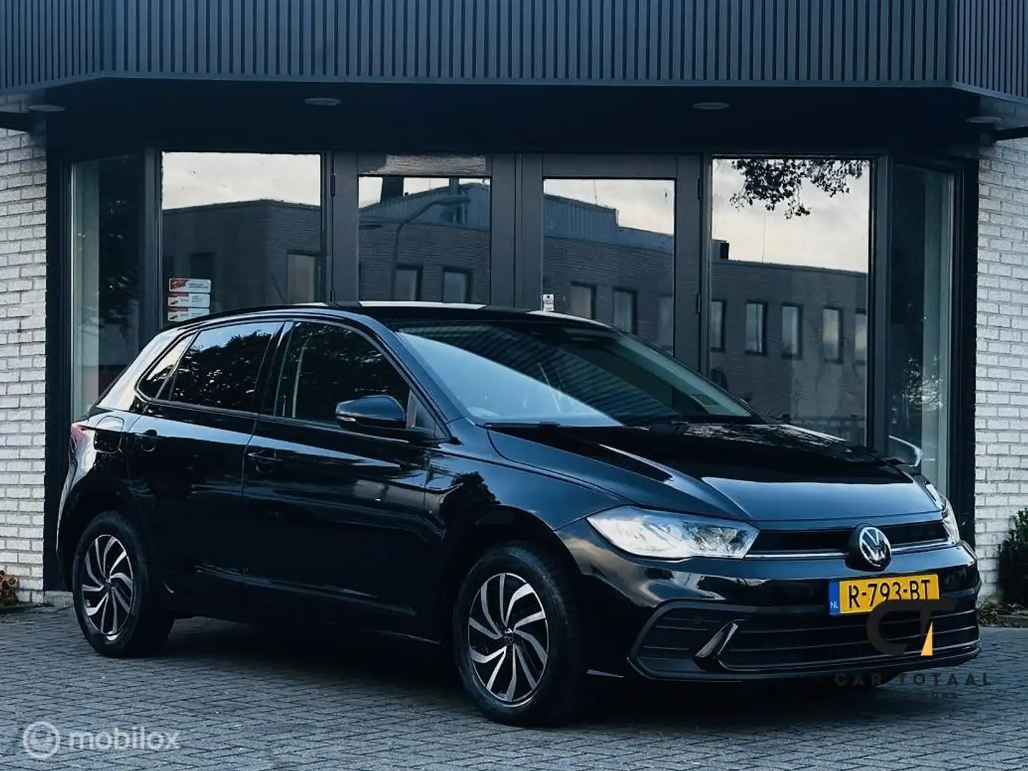 Volkswagen Polo 1.0 TSI Life Business|BTW|VIRTUAL|CAM|ACC Zwart - 2